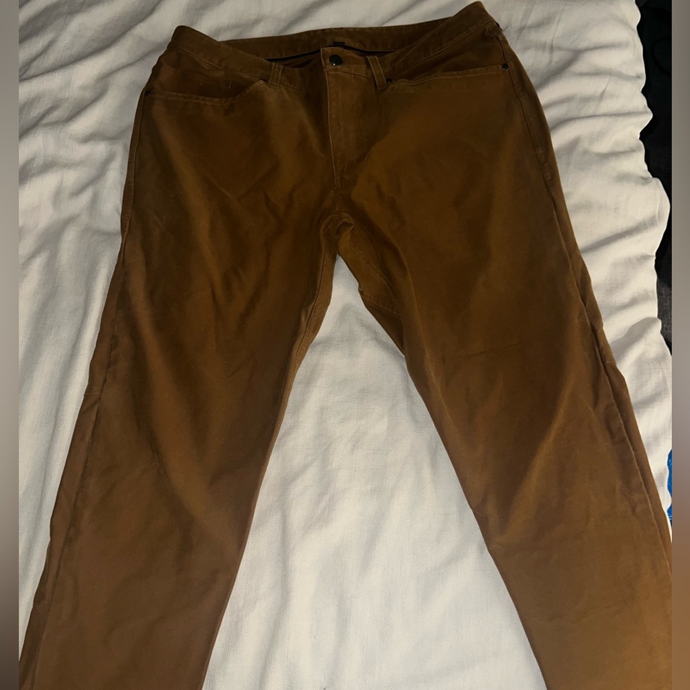 Lulu lemon khakis pants